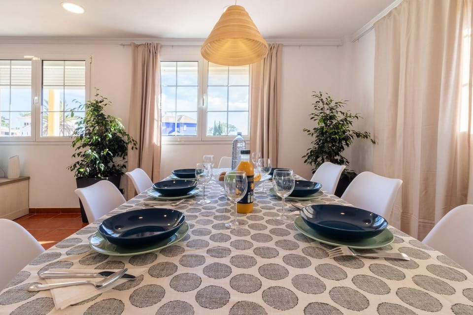 Villa Veneguera + Seaview + Pool + Garden Villa in Maspalomas