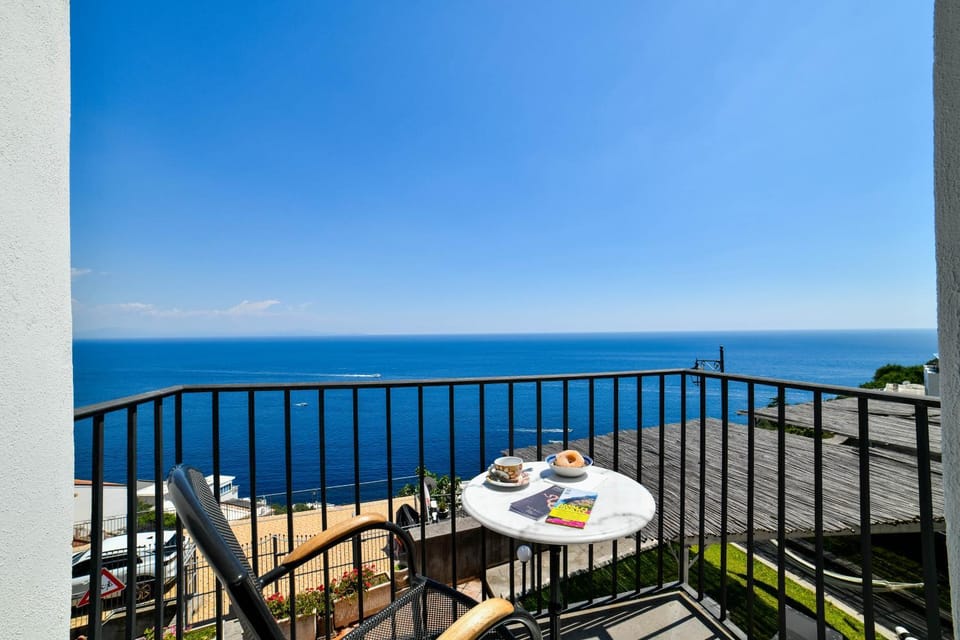View (from property/room), Balcony/Terrace, Sea view