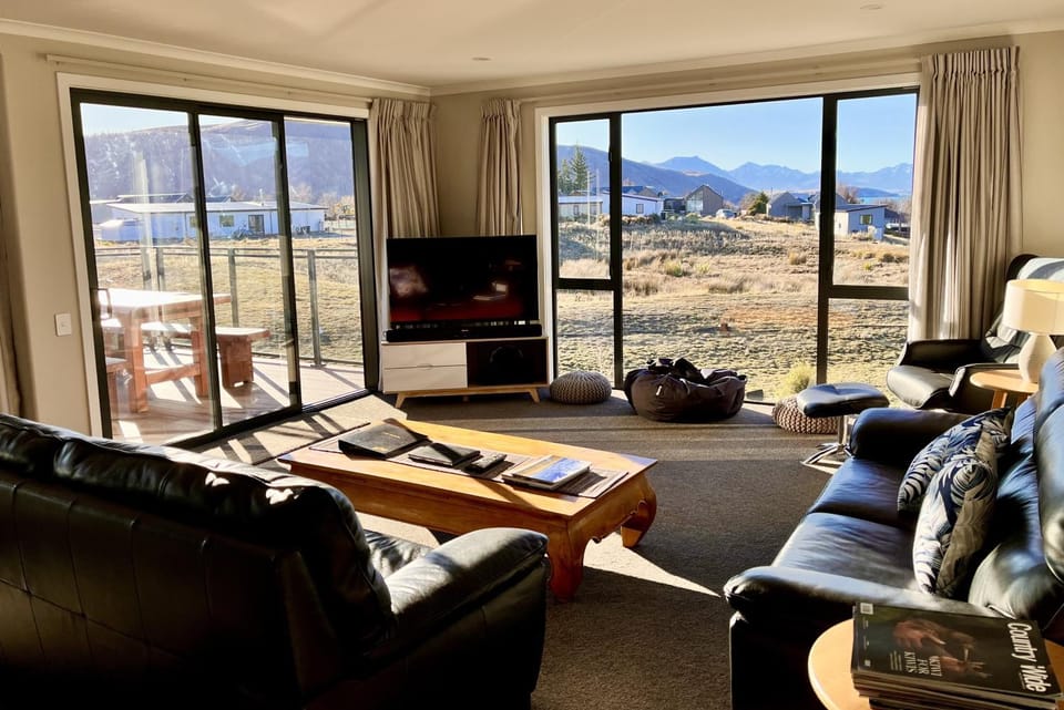 TV and multimedia, Living room, Lake view, Mountain view