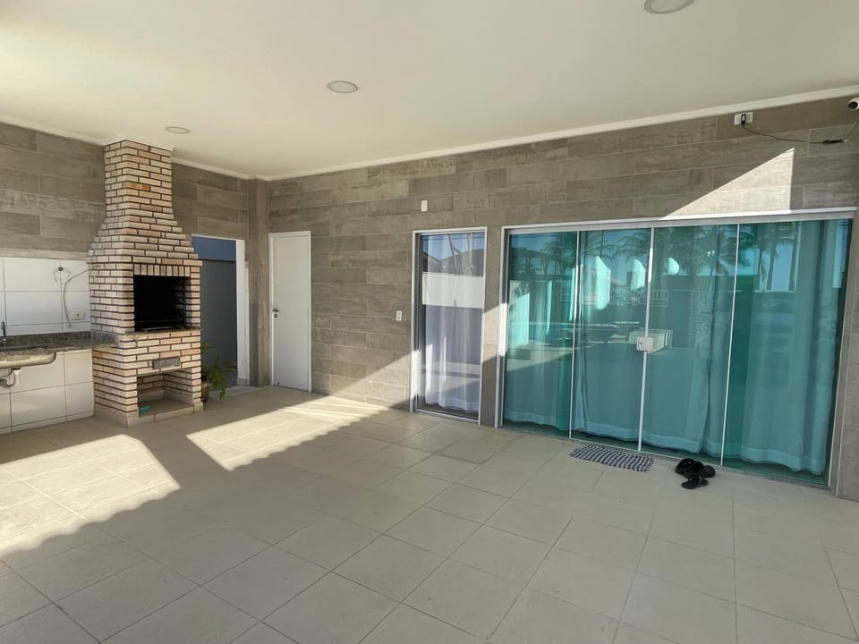 Linda Casa Pe na Areia House in Bertioga