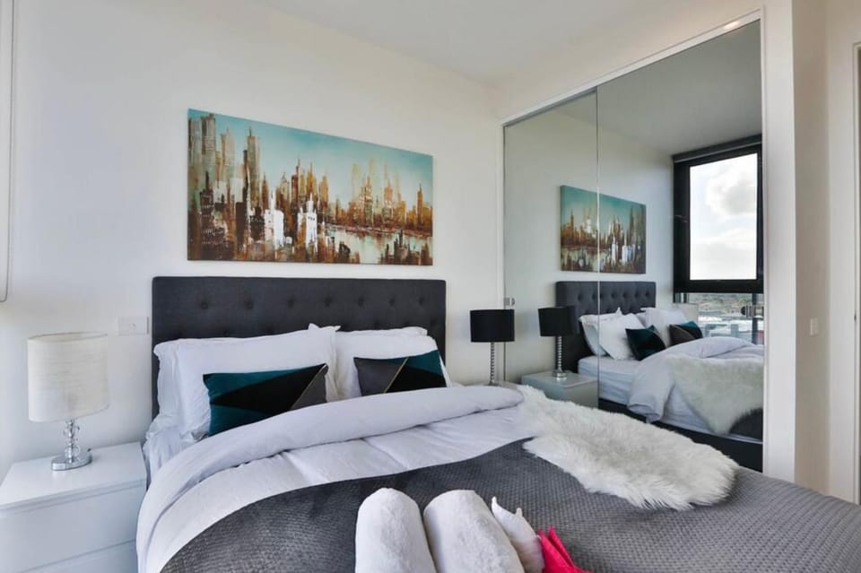 Next to 'The Glen Shopping Centre' Apartment Apartment in Glen Waverley