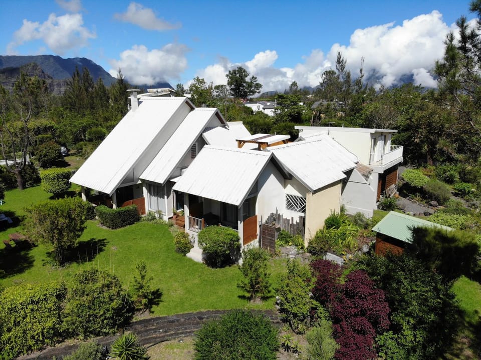 Property building, Bird's eye view, Garden, View (from property/room), Garden view, Mountain view