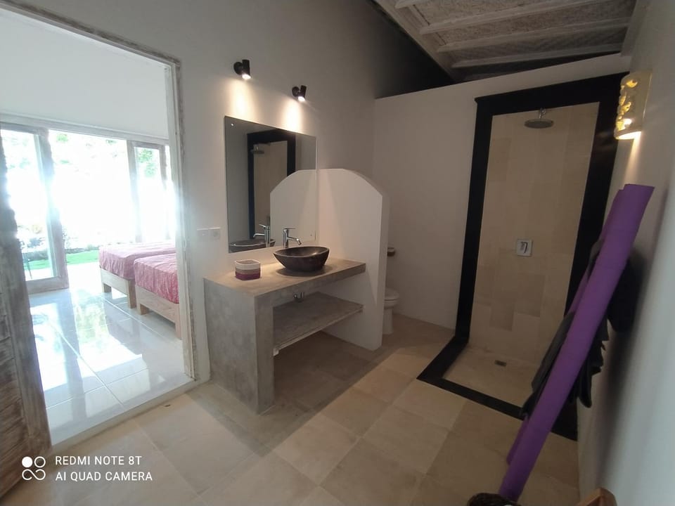 Shower, Bathroom, towels