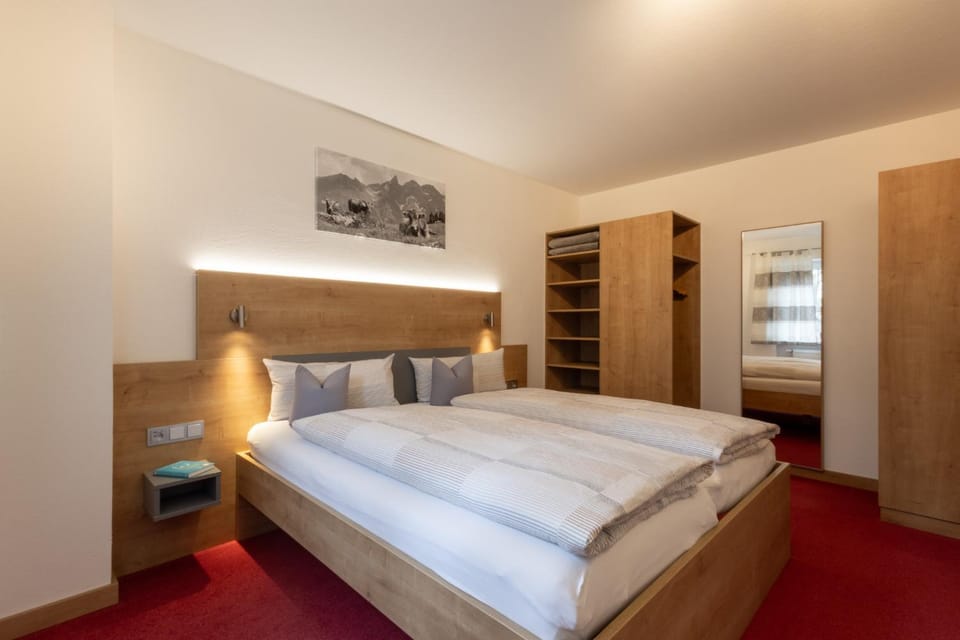 Bed, Bedroom, wardrobe