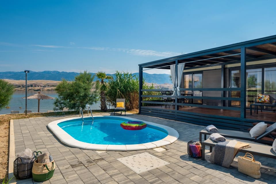 Property building, Swimming pool