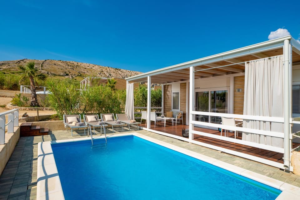 Property building, Swimming pool