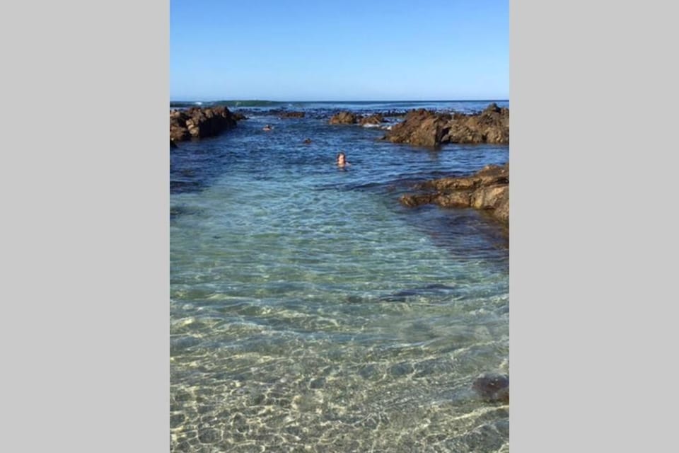 The Whale House - De Kelders House in Western Cape