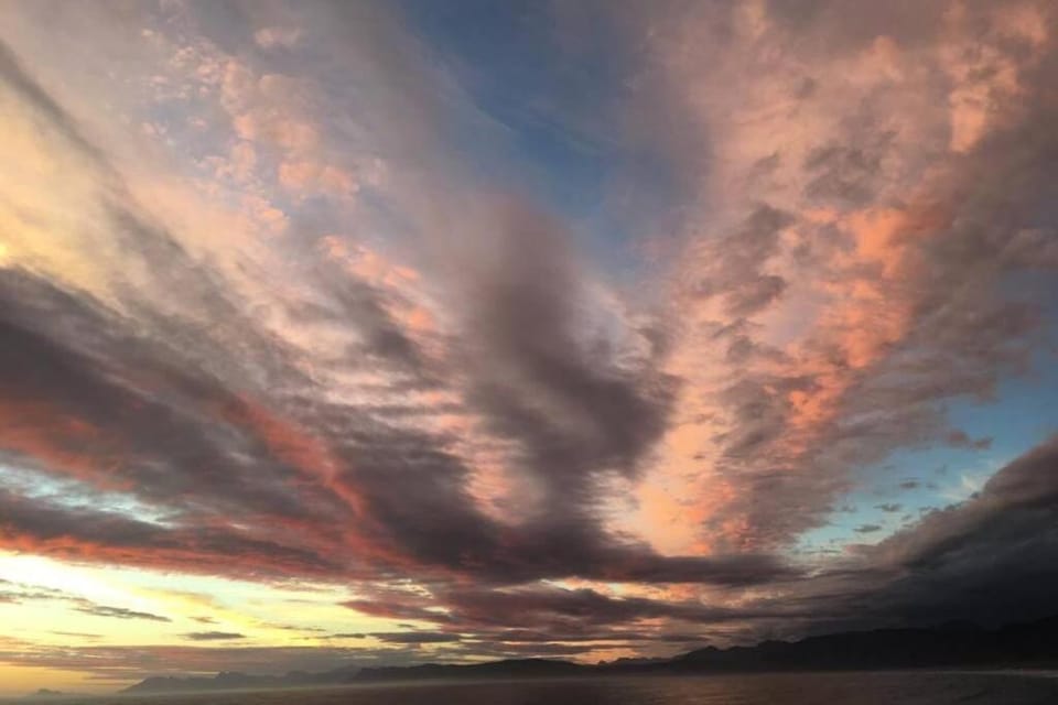 The Whale House - De Kelders House in Western Cape