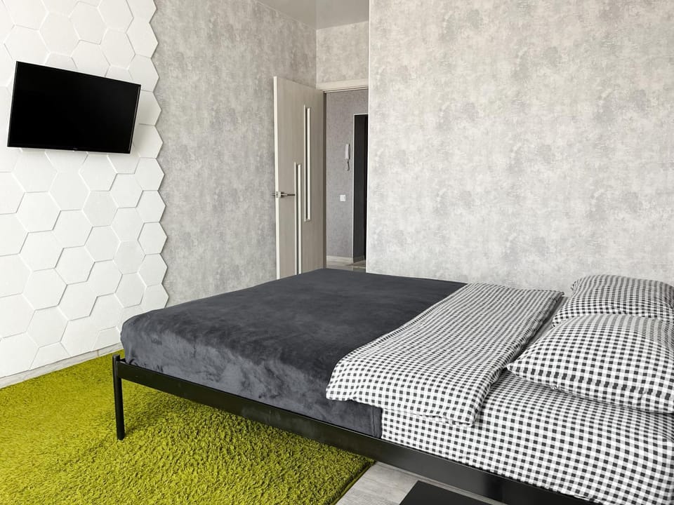 Bed, TV and multimedia, Photo of the whole room, Bedroom