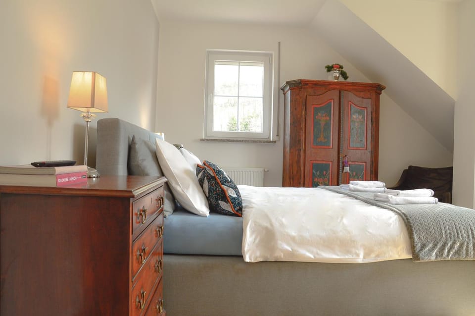 Bed, Photo of the whole room, Bedroom, wardrobe