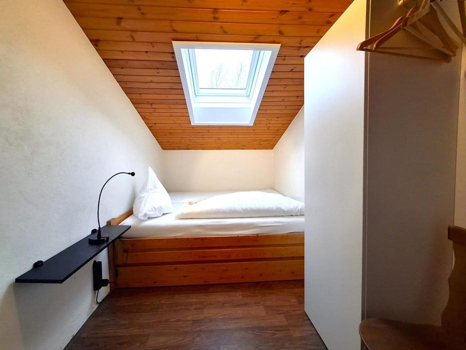 Bed, Bedroom, wardrobe