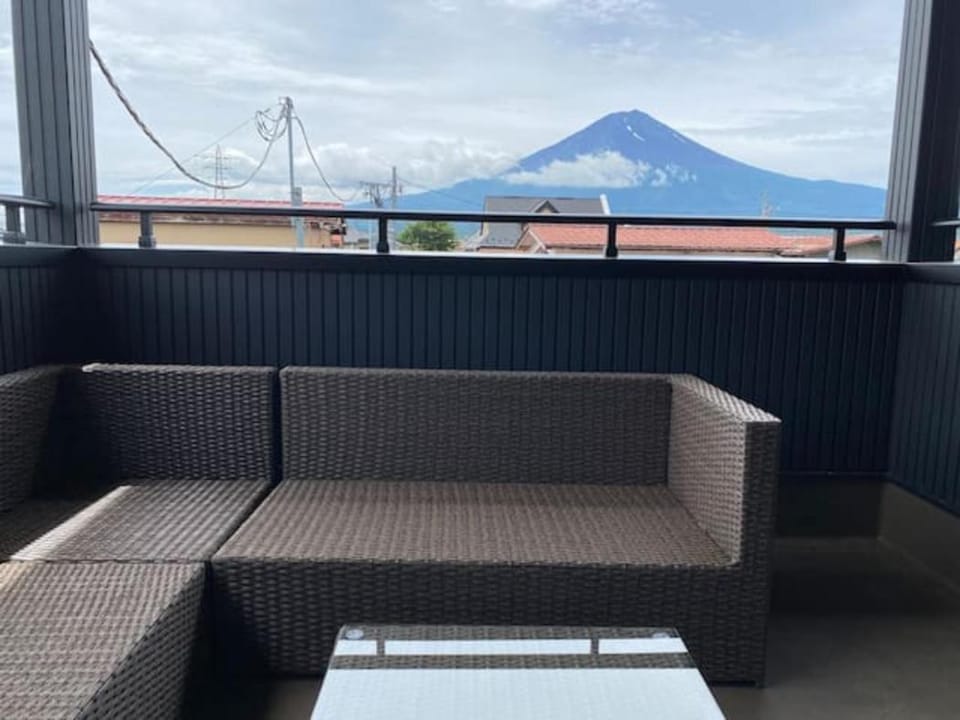 Balcony/Terrace, Mountain view