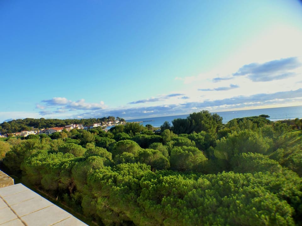 Nearby landmark, Day, Natural landscape, Mountain view, Sea view