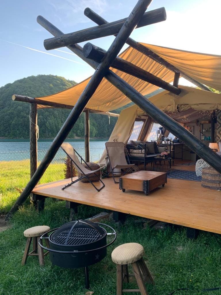 BBQ facilities, Coffee/tea facilities, Seating area, Beach, On site, Lake view, Lake view