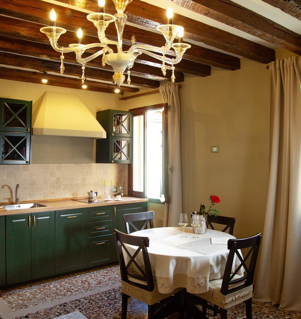 Wow suite 5 min from San Marco Apartment in Venice