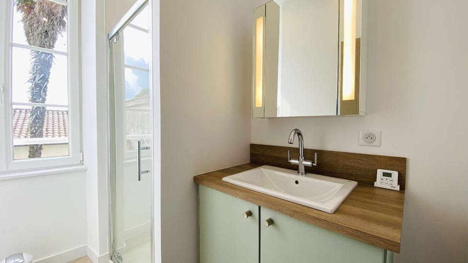 Shower, Bathroom