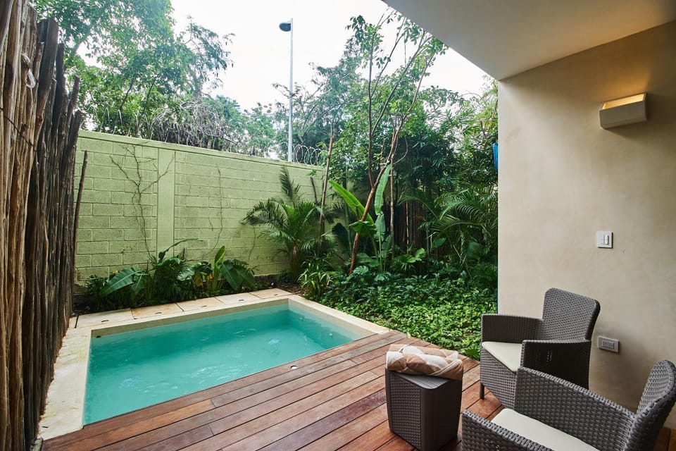 Balcony/Terrace, Swimming pool