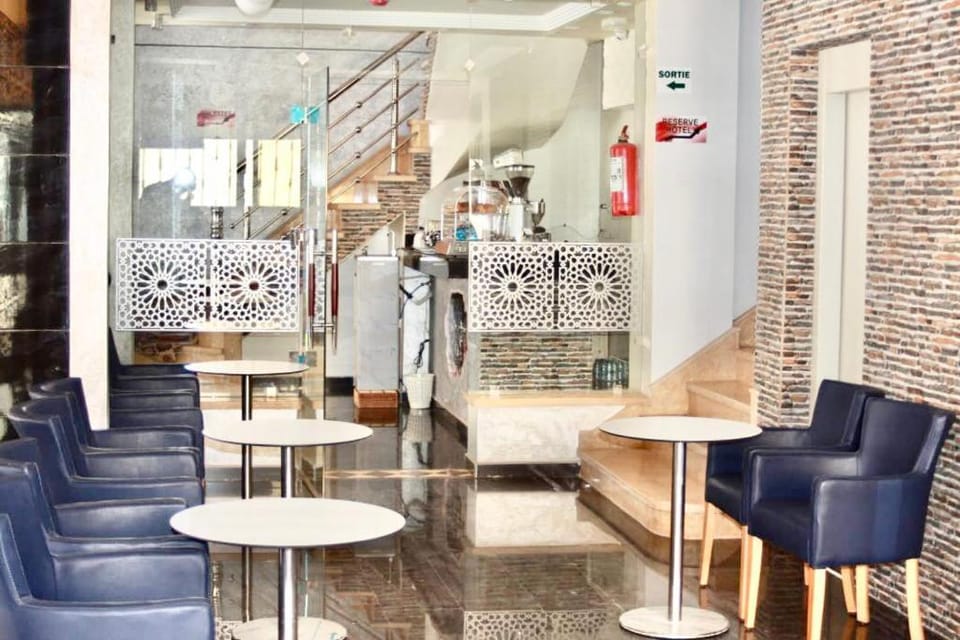 ZELLAKA hôtel & café Hotel in Casablanca-Settat