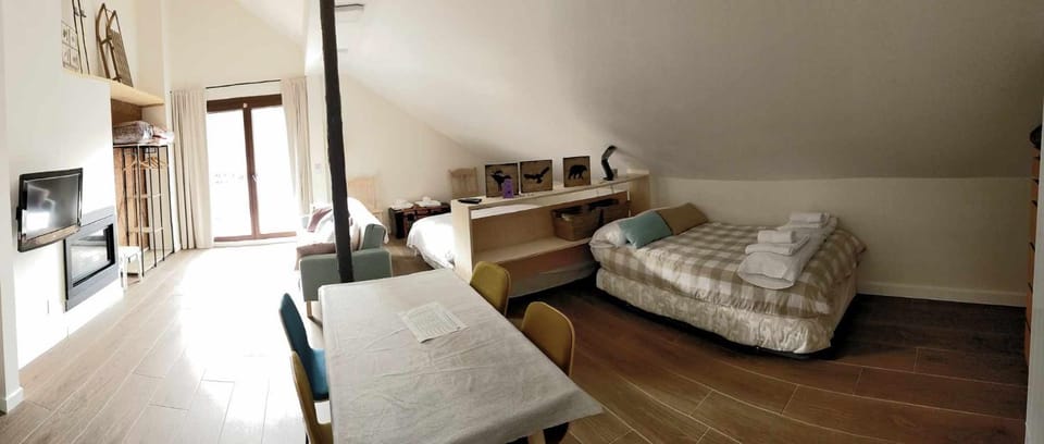 Casa Cotefablo. Aloj Sorrosal (Gavin, Biescas) Apartment in Aragon