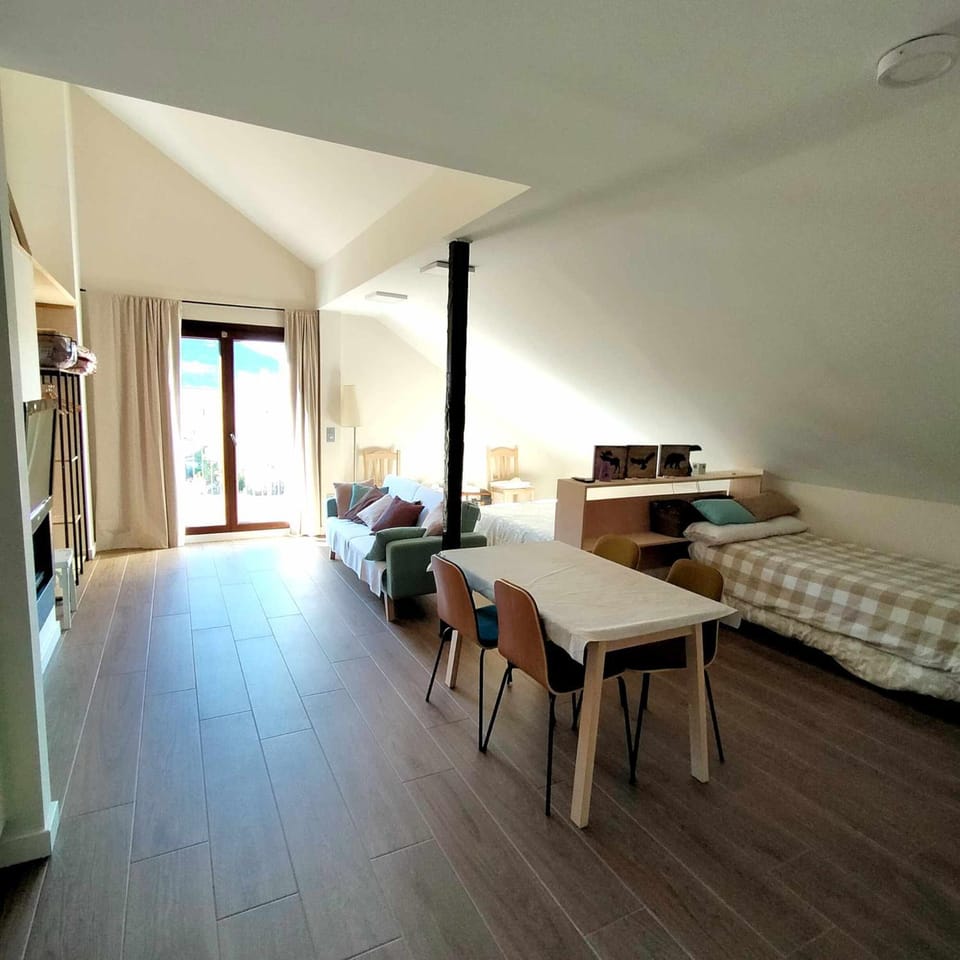 Casa Cotefablo. Aloj Sorrosal (Gavin, Biescas) Apartment in Aragon