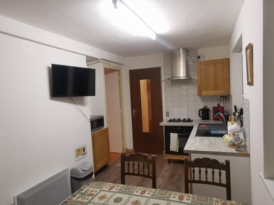Dining area, kitchen