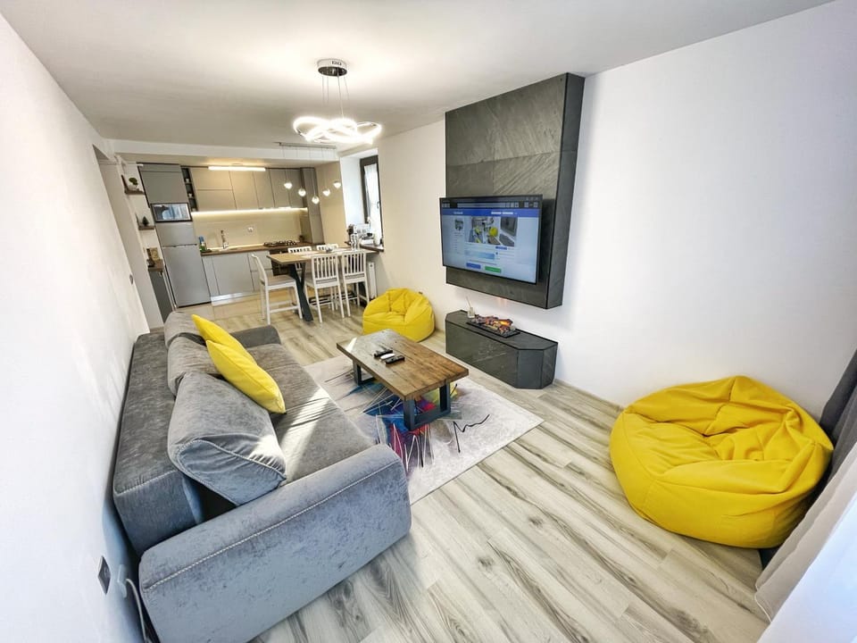 TV and multimedia, Coffee/tea facilities, Living room, Lounge or bar, Dining area, kitchen