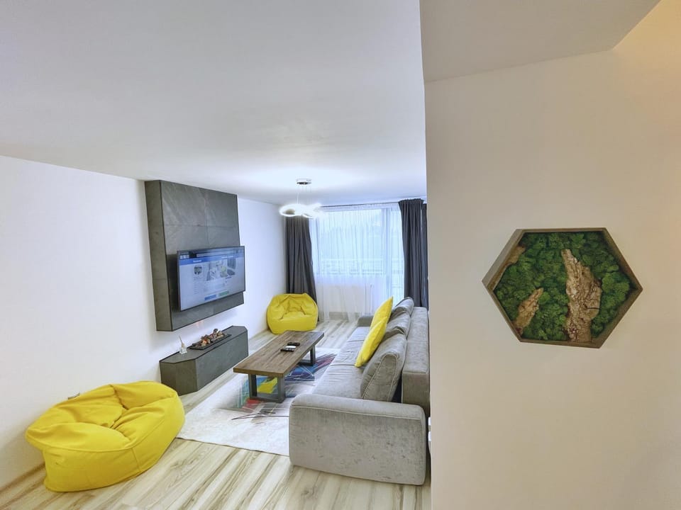 TV and multimedia, Living room, Lounge or bar, Decorative detail