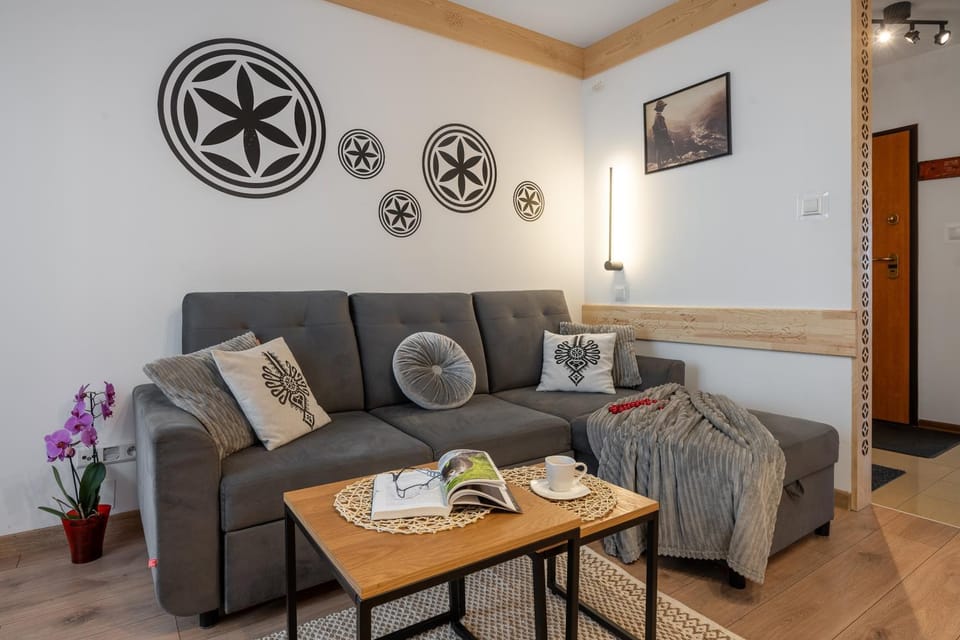 Bed, Living room, Seating area