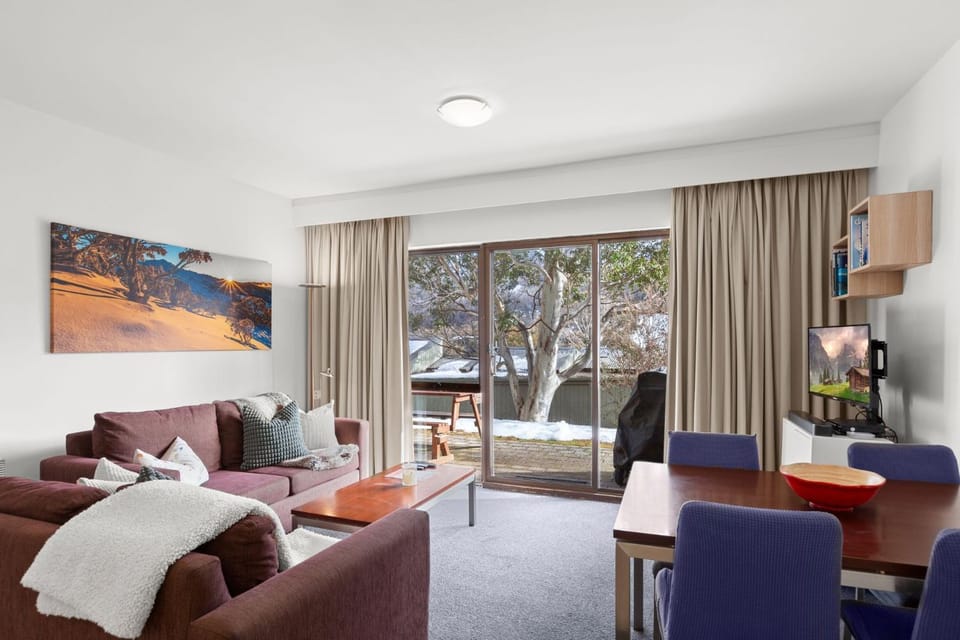 Patio, Living room, Mountain view