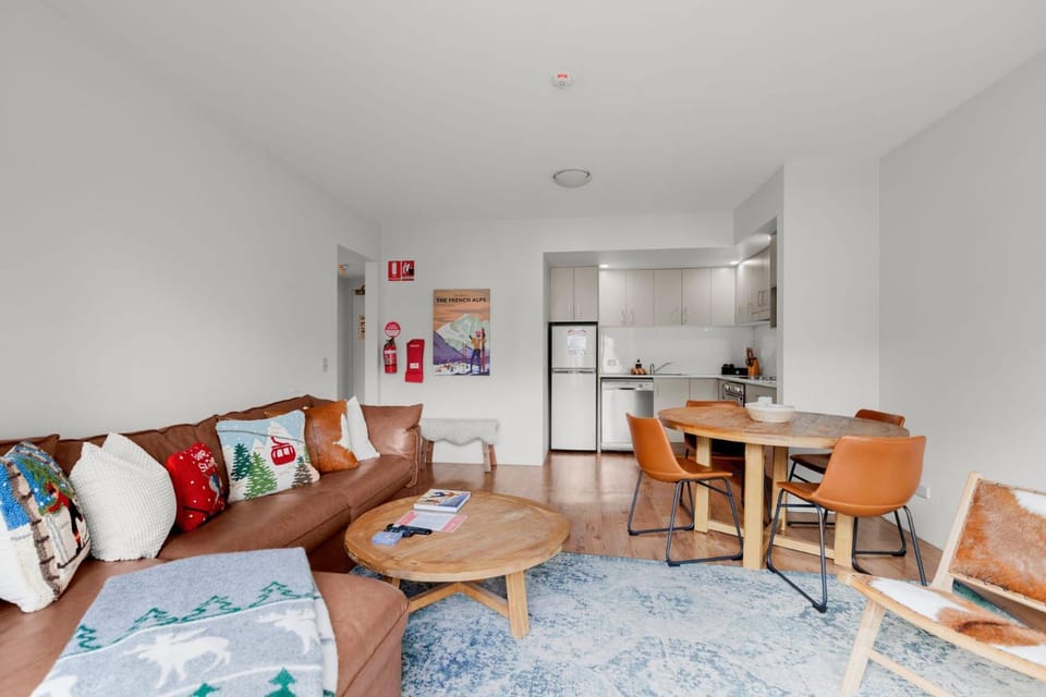 Kitchen or kitchenette, Living room, Dining area
