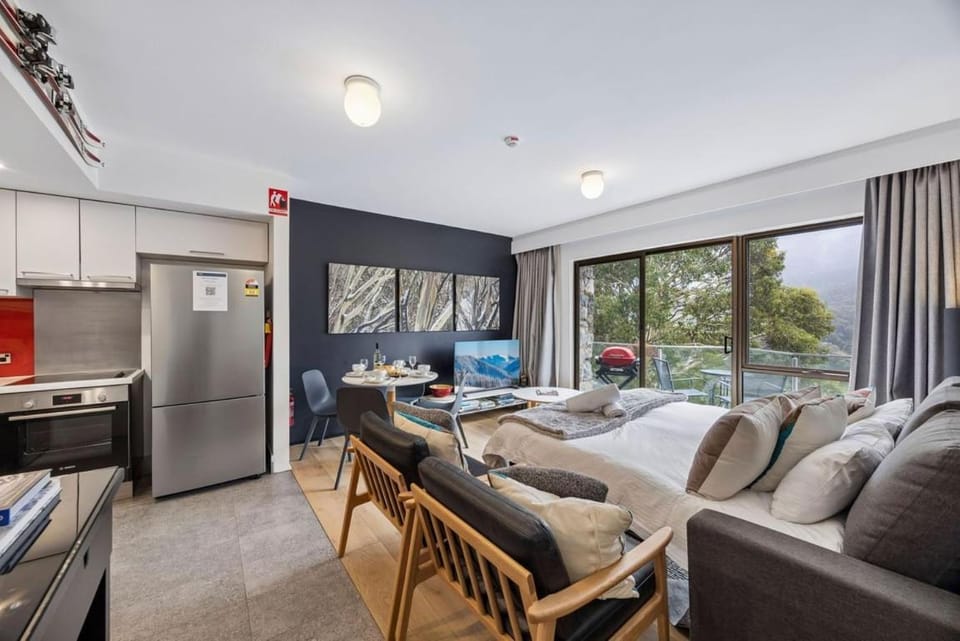 Kitchen or kitchenette, Living room, Dining area