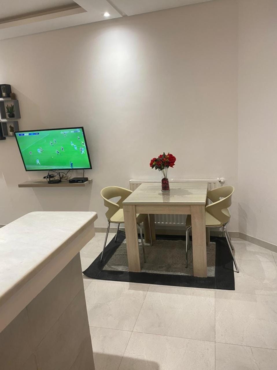 TV and multimedia, Living room, Seating area, Dining area