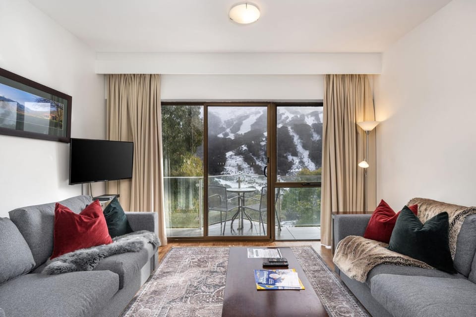 Living room, Mountain view