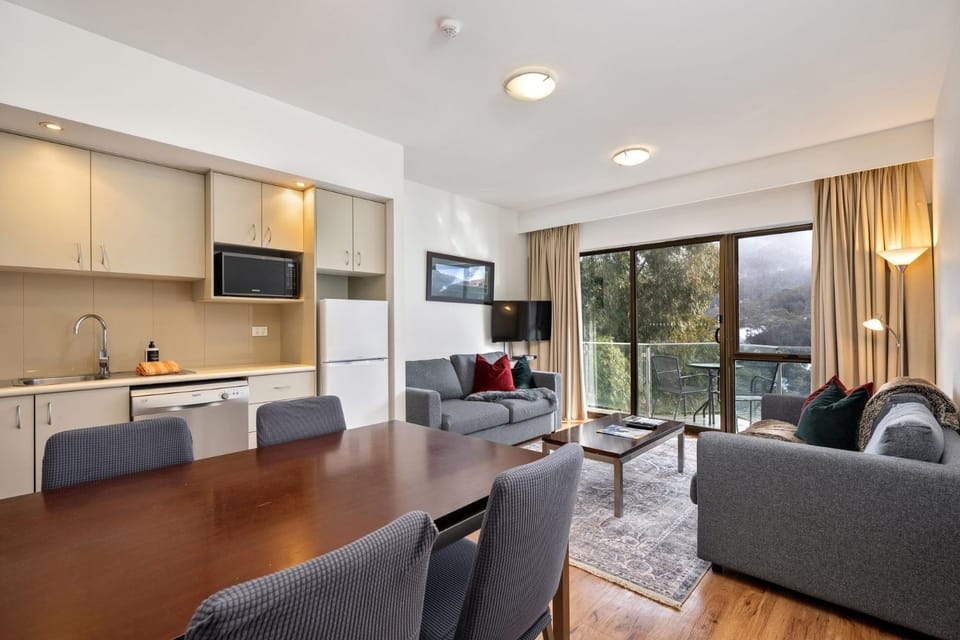 Balcony/Terrace, Kitchen or kitchenette, Living room, Dining area