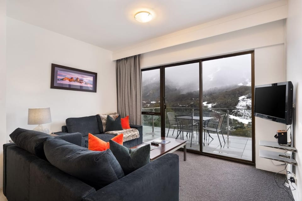 Living room, Mountain view