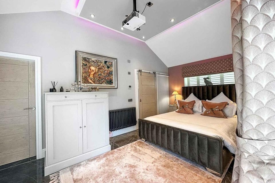 Bed, Bedroom