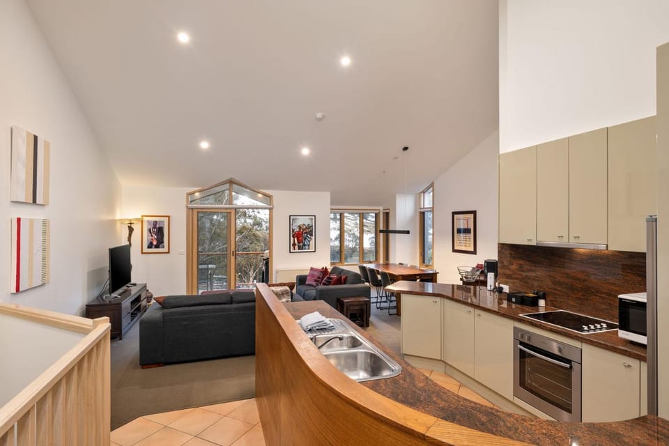 Kitchen or kitchenette, Living room