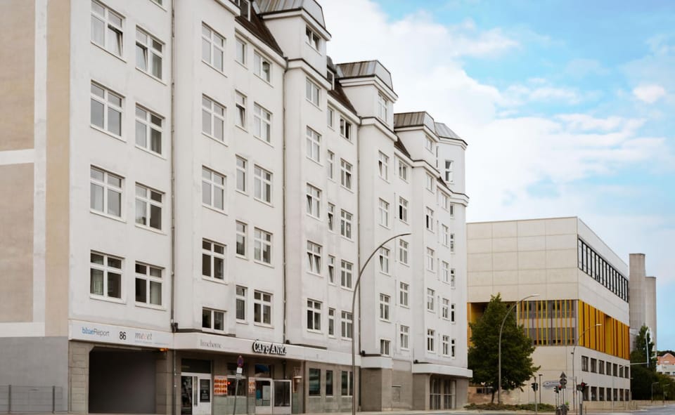 Property building, Facade/entrance