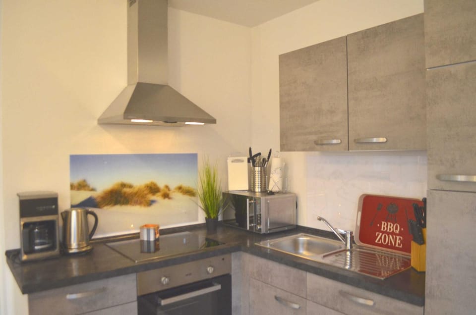 Kitchen or kitchenette, minibar, pet friendly, stove