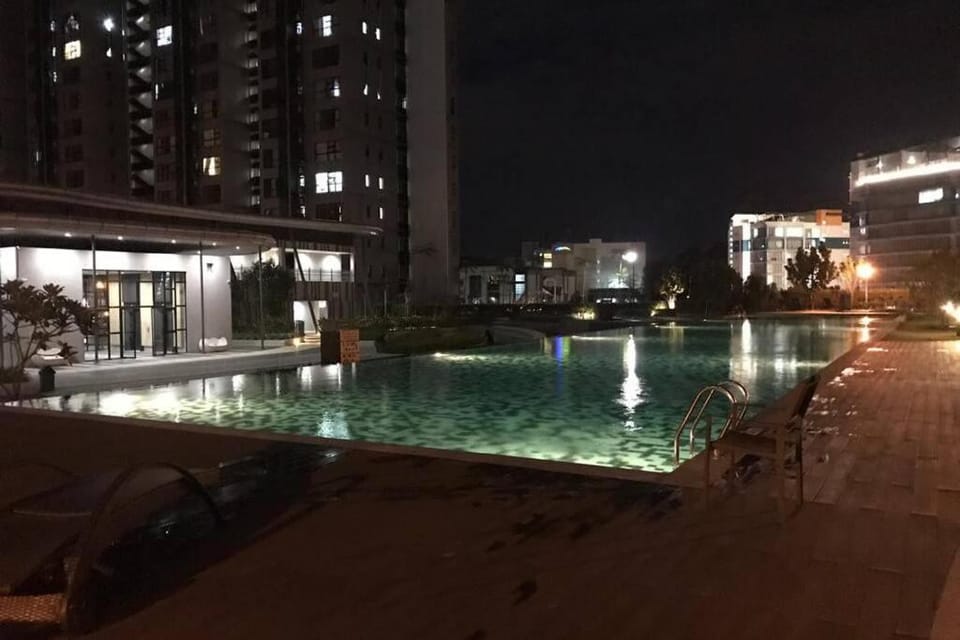 B17-15-Amazing Lake view studio unit, Hyve,Cyberjaya, Free WiFi, Free Parking, Netflix, Pool, 3044 Apartment in Putrajaya