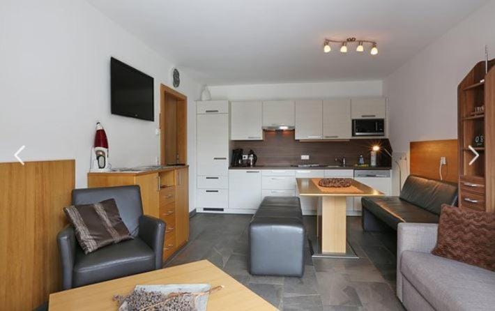 TV and multimedia, Kitchen or kitchenette, Living room, Seating area, Dining area, dishwasher, pet friendly, stove