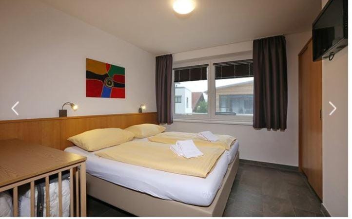 TV and multimedia, Photo of the whole room, Bedroom, towels