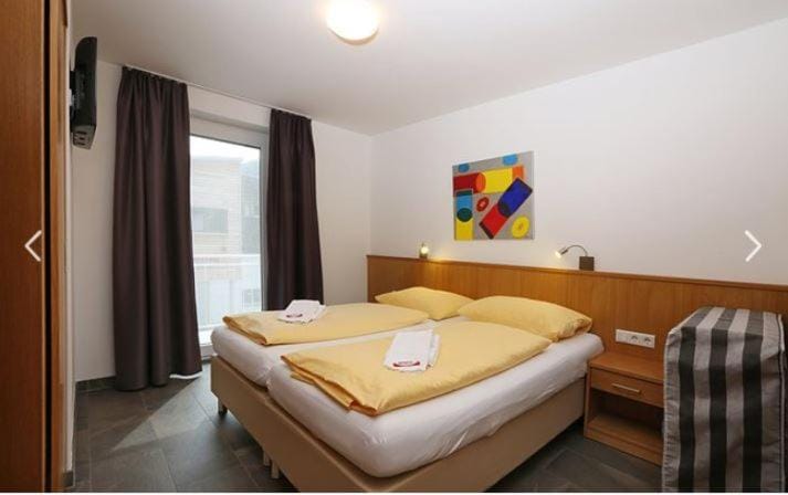 TV and multimedia, Photo of the whole room, Bedroom, towels