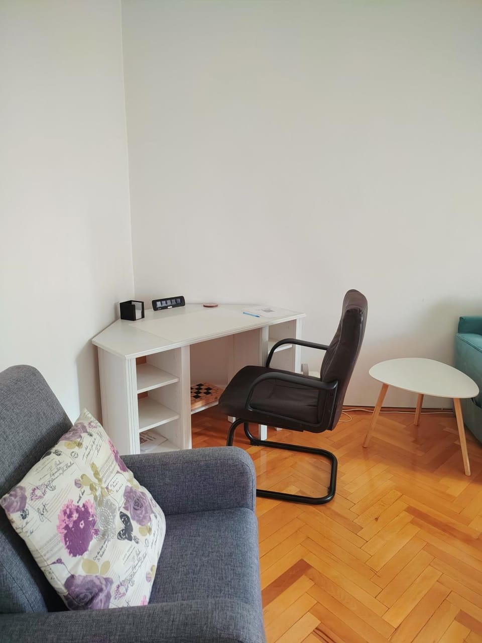 Living room, Business facilities