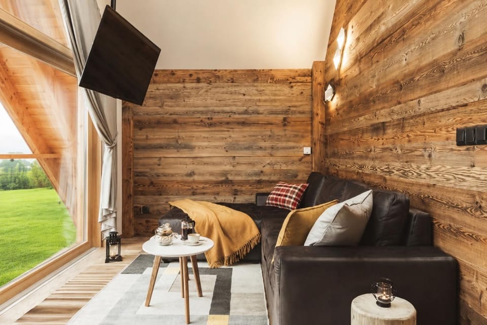 TV and multimedia, Living room, Seating area, Evening entertainment