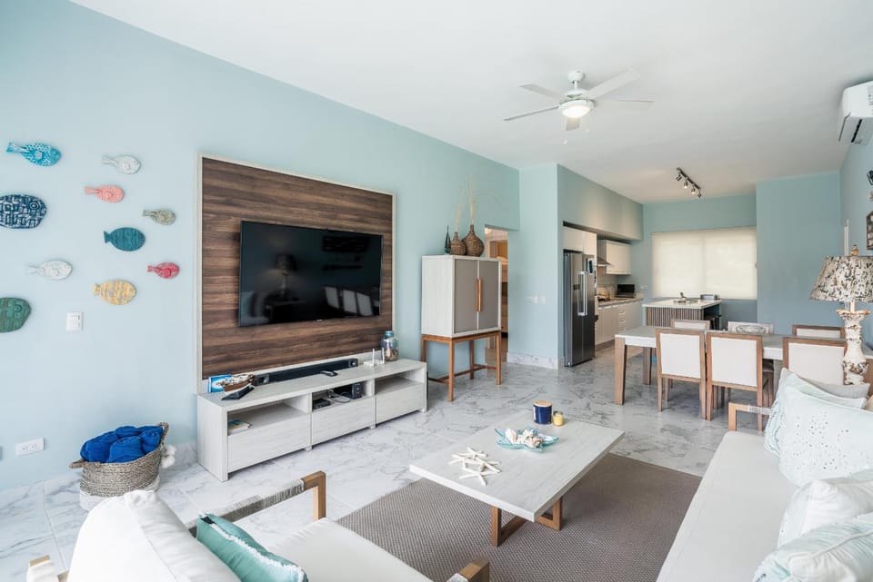 TV and multimedia, Kitchen or kitchenette, Living room, Dining area