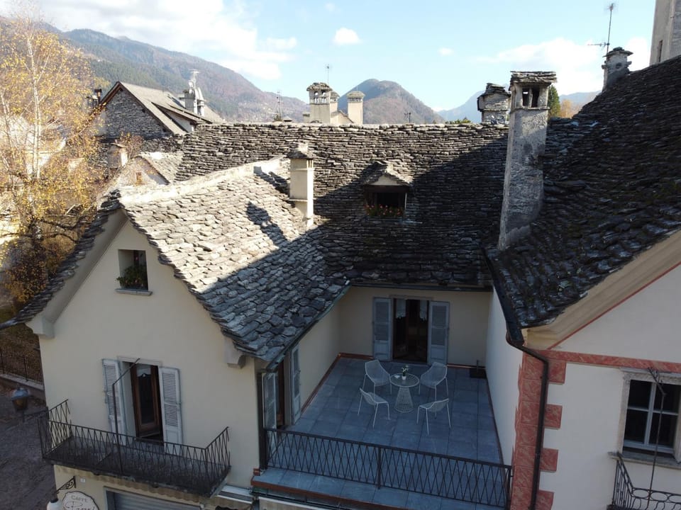 Property building, Facade/entrance