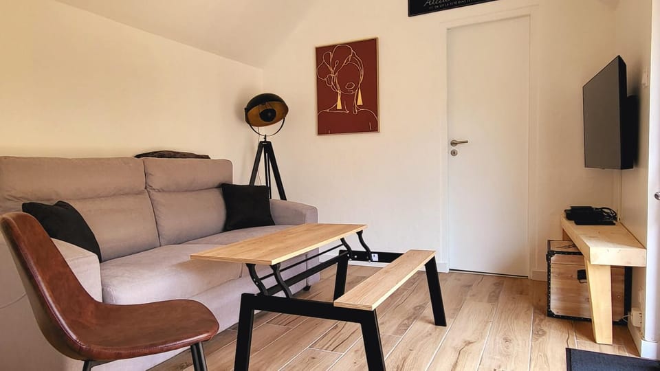 Communal lounge/ TV room, Living room