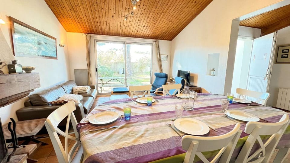 TV and multimedia, Living room, Dining area