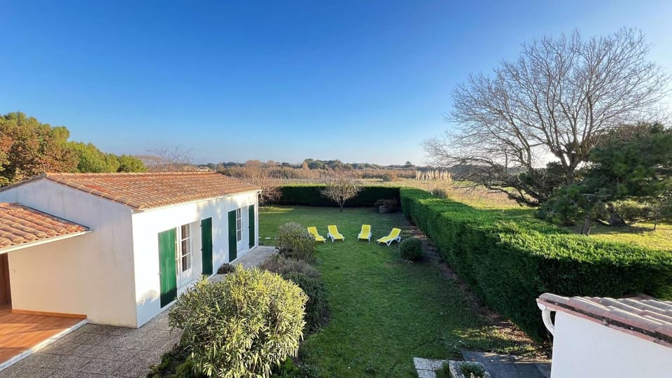 Property building, Garden, Balcony/Terrace, Garden view